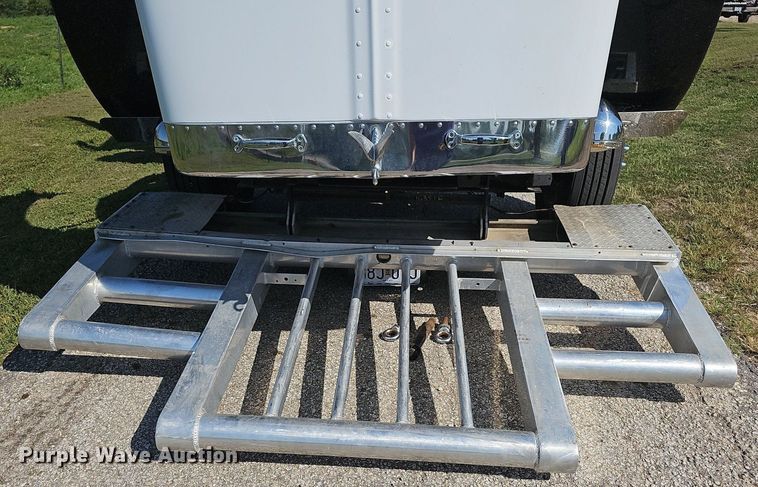 image for item NT9959 1997 Peterbilt 379  semi truck