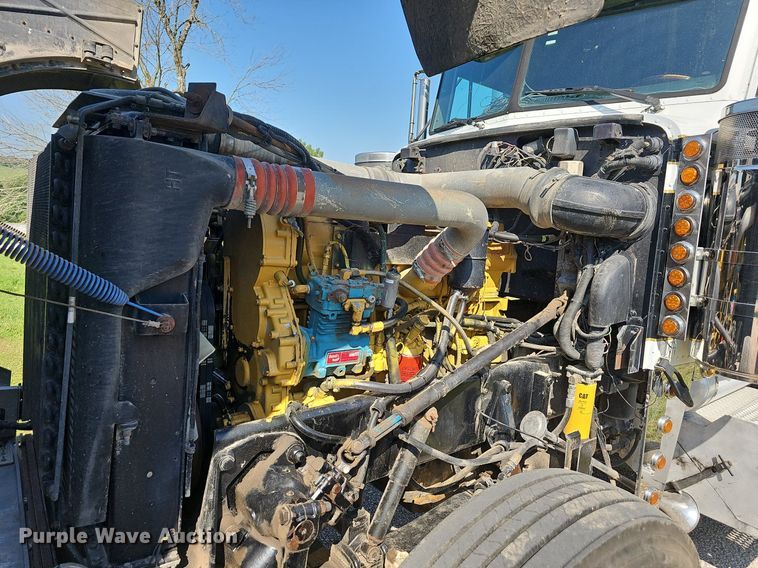 image for item NT9959 1997 Peterbilt 379  semi truck