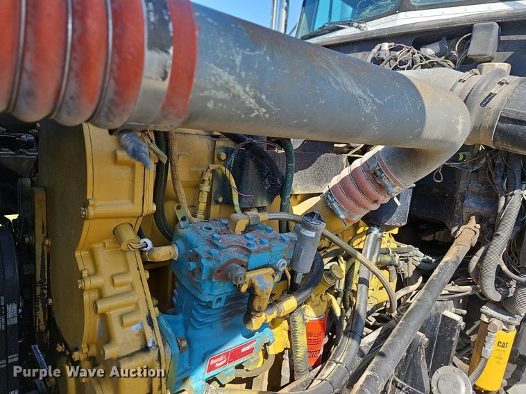 image for item NT9959 1997 Peterbilt 379  semi truck