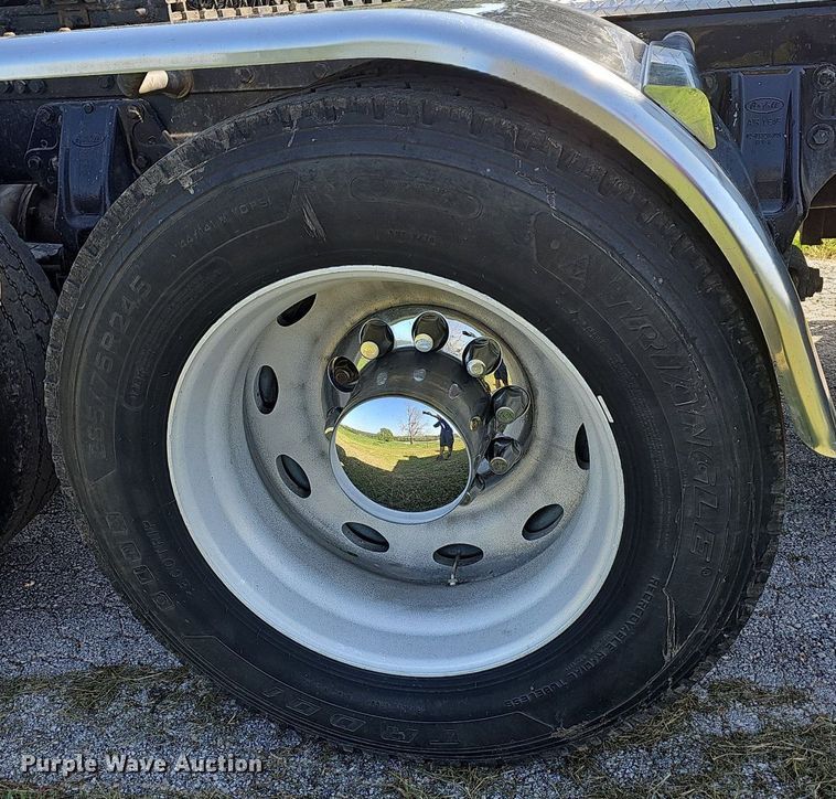 image for item NT9959 1997 Peterbilt 379  semi truck