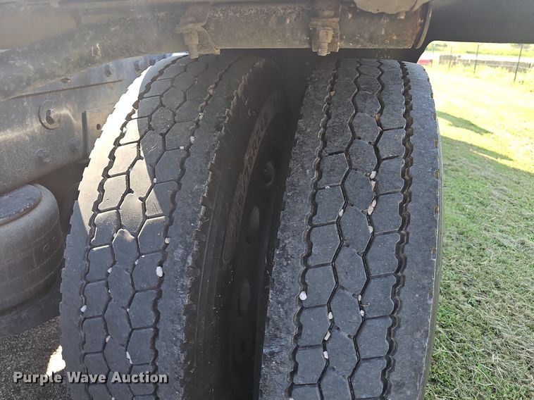 image for item NT9959 1997 Peterbilt 379  semi truck