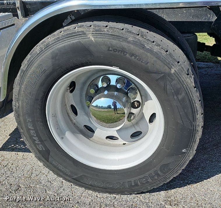 image for item NT9959 1997 Peterbilt 379  semi truck