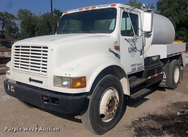 image for item NV9286 1991 International 4700  water truck
