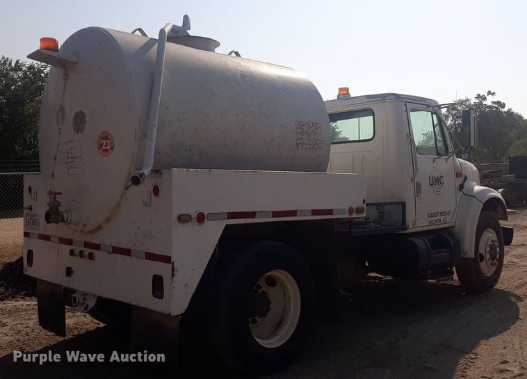 image for item NV9286 1991 International 4700  water truck