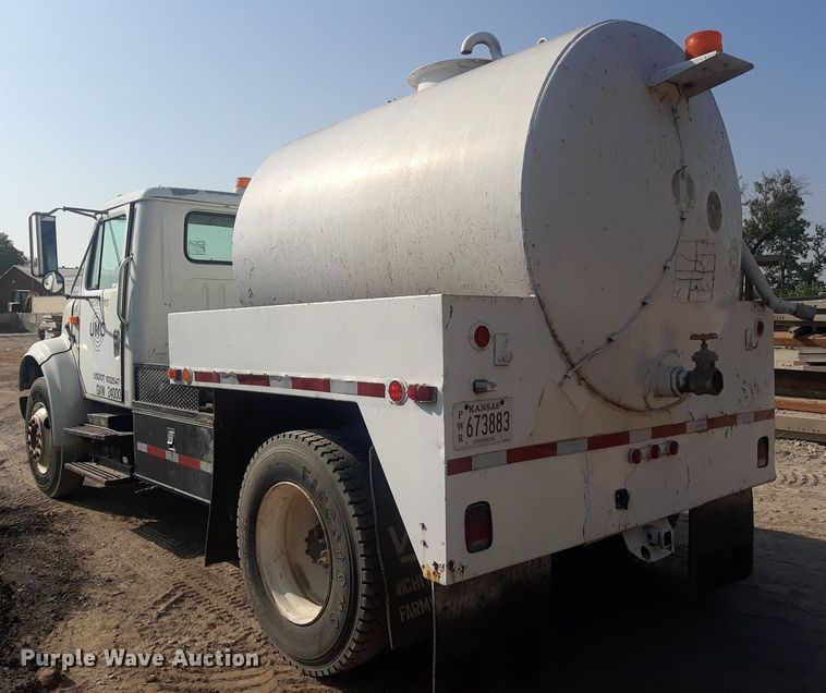 image for item NV9286 1991 International 4700  water truck