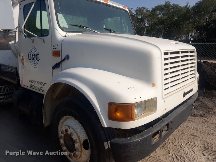 image for item NV9286 1991 International 4700  water truck