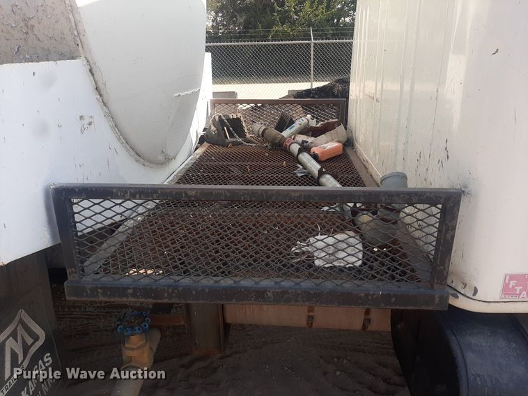 image for item NV9286 1991 International 4700  water truck