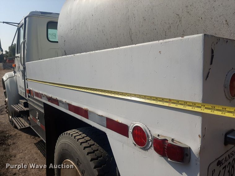 image for item NV9286 1991 International 4700  water truck