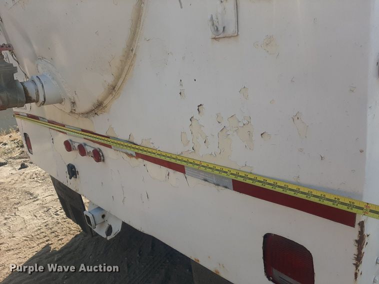 image for item NV9286 1991 International 4700  water truck