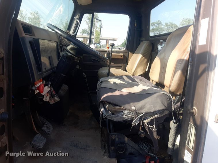 image for item NV9286 1991 International 4700  water truck