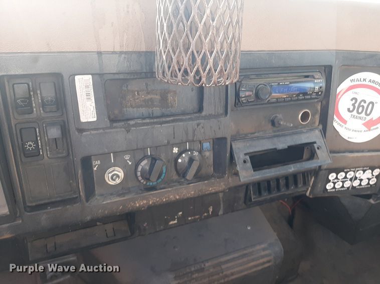 image for item NV9286 1991 International 4700  water truck