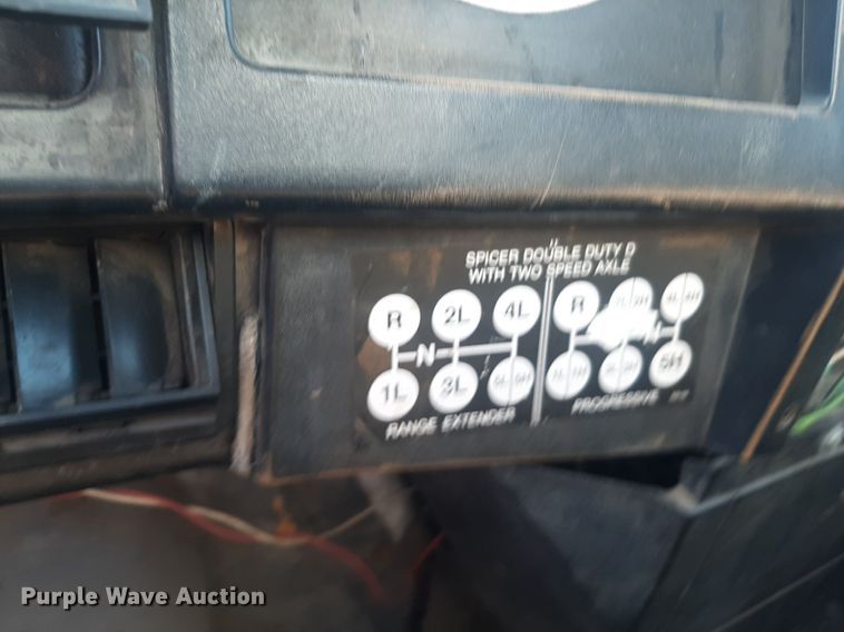 image for item NV9286 1991 International 4700  water truck