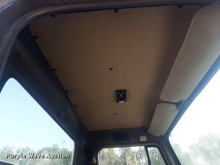 image for item NV9286 1991 International 4700  water truck