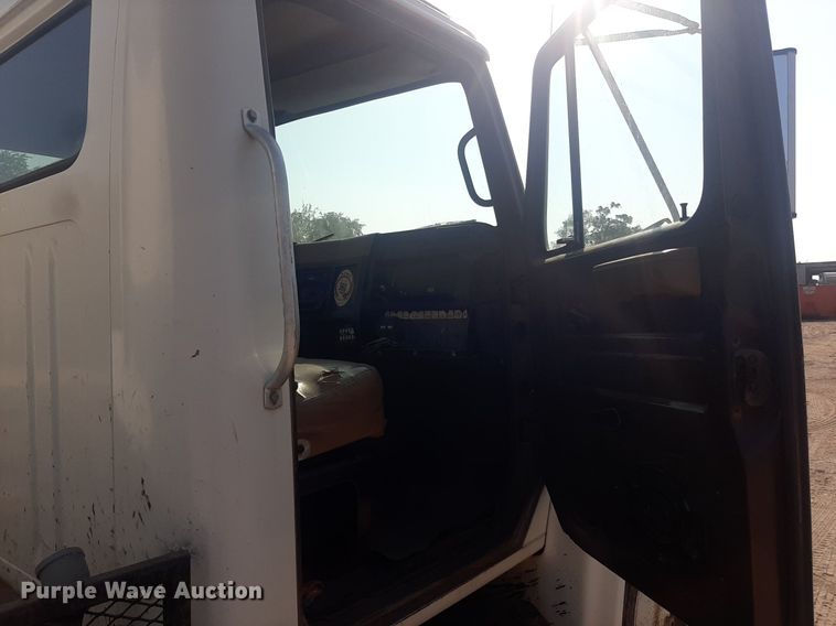 image for item NV9286 1991 International 4700  water truck