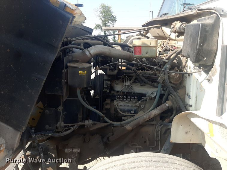 image for item NV9286 1991 International 4700  water truck