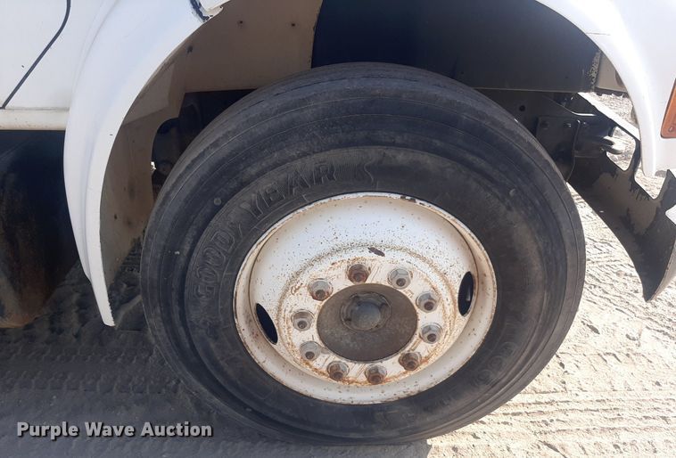 image for item NV9286 1991 International 4700  water truck