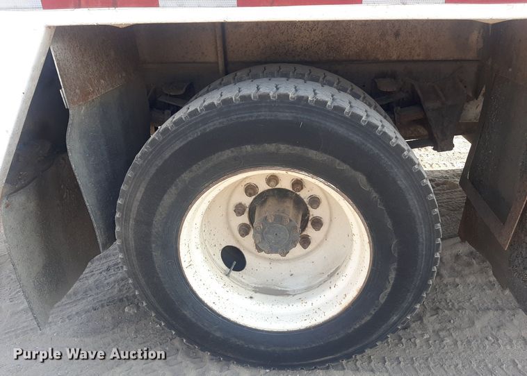 image for item NV9286 1991 International 4700  water truck