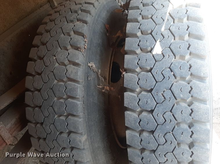 image for item NV9286 1991 International 4700  water truck