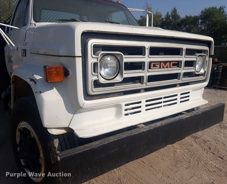 image for item NV9287 1982 GMC 7000  dump truck