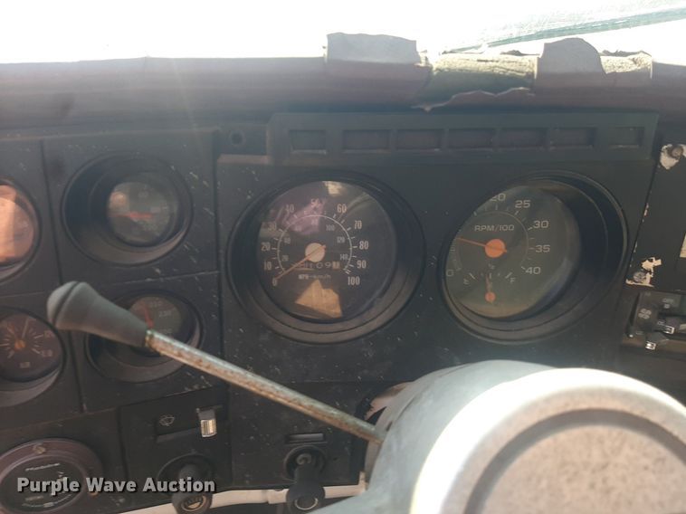 image for item NV9287 1982 GMC 7000  dump truck