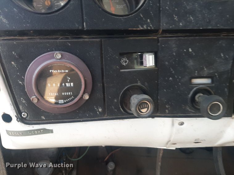 image for item NV9287 1982 GMC 7000  dump truck