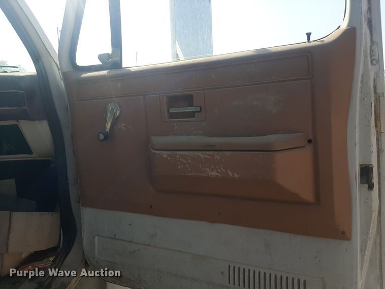 image for item NV9287 1982 GMC 7000  dump truck