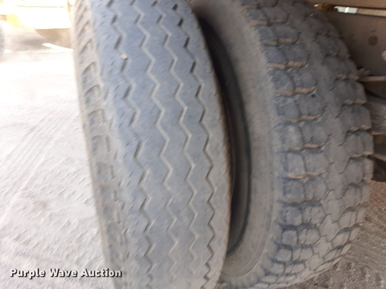 image for item NV9287 1982 GMC 7000  dump truck