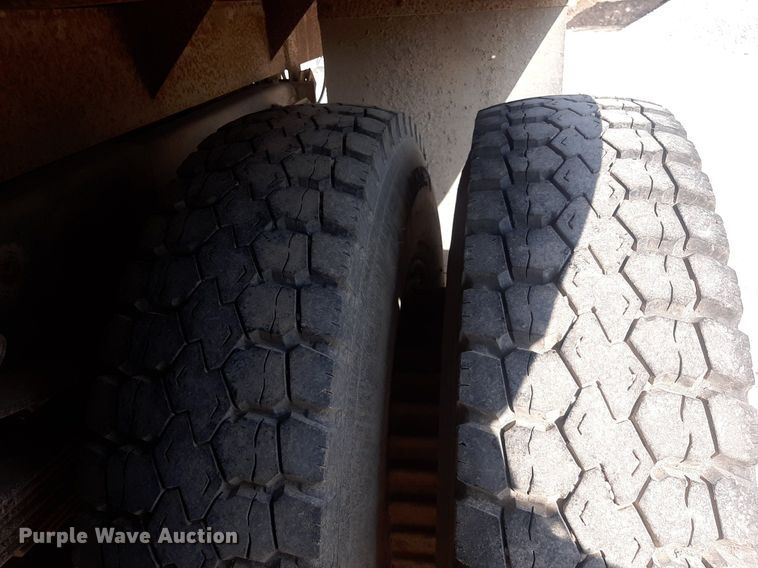 image for item NV9287 1982 GMC 7000  dump truck