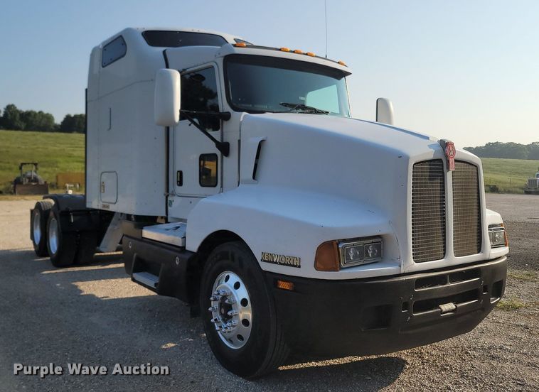 image for item OG9385 2005 Kenworth T600  semi truck