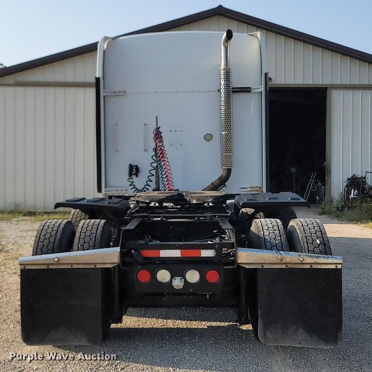 image for item OG9385 2005 Kenworth T600  semi truck