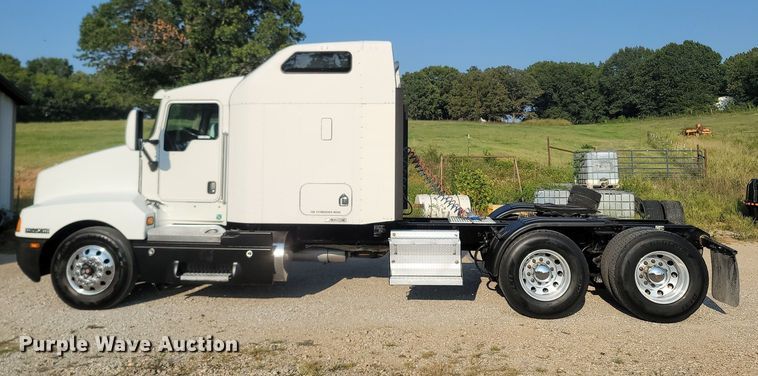 image for item OG9385 2005 Kenworth T600  semi truck
