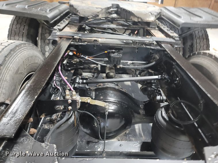 image for item OG9385 2005 Kenworth T600  semi truck