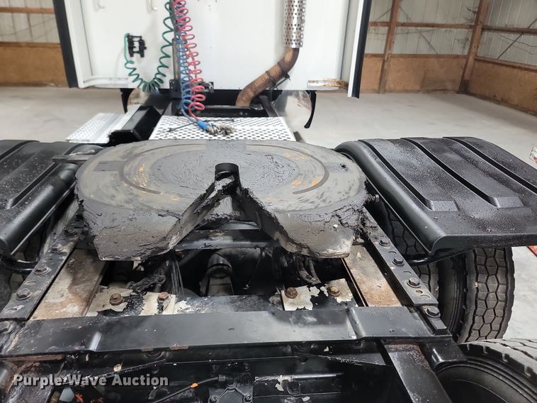 image for item OG9385 2005 Kenworth T600  semi truck