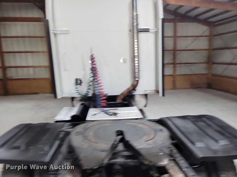 image for item OG9385 2005 Kenworth T600  semi truck