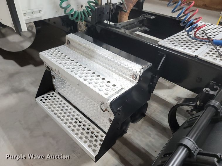 image for item OG9385 2005 Kenworth T600  semi truck