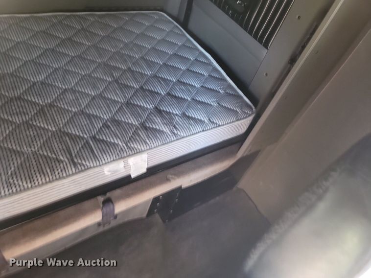 image for item OG9385 2005 Kenworth T600  semi truck