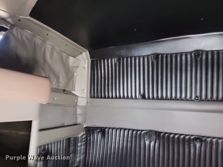 image for item OG9385 2005 Kenworth T600  semi truck