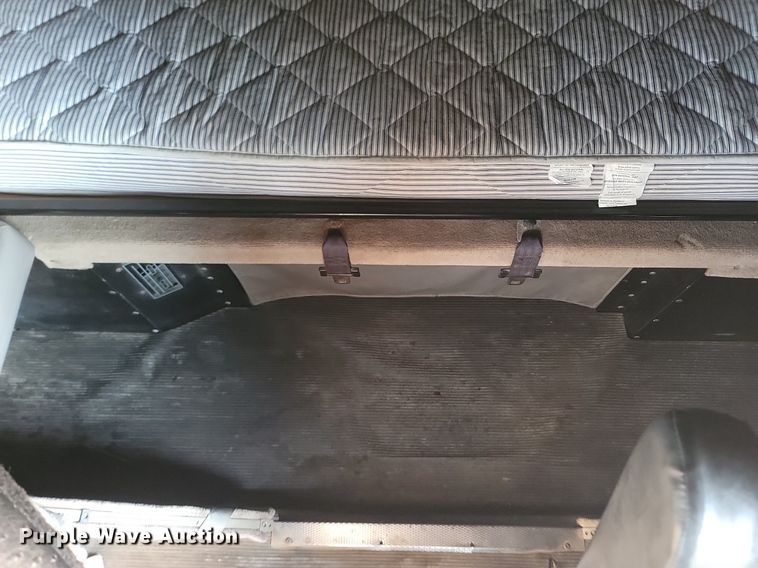 image for item OG9385 2005 Kenworth T600  semi truck