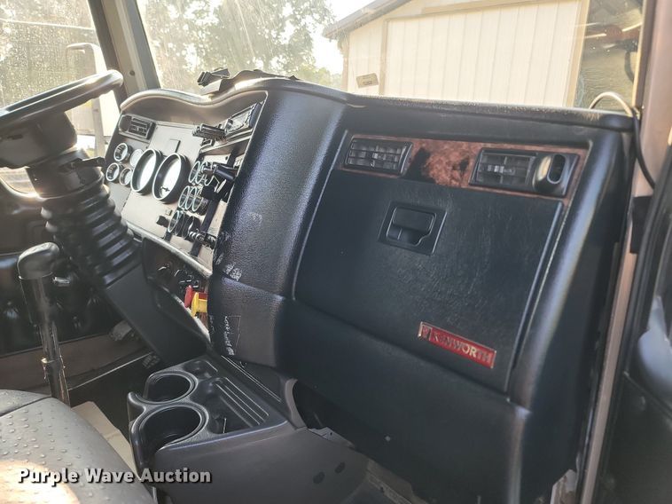 image for item OG9385 2005 Kenworth T600  semi truck