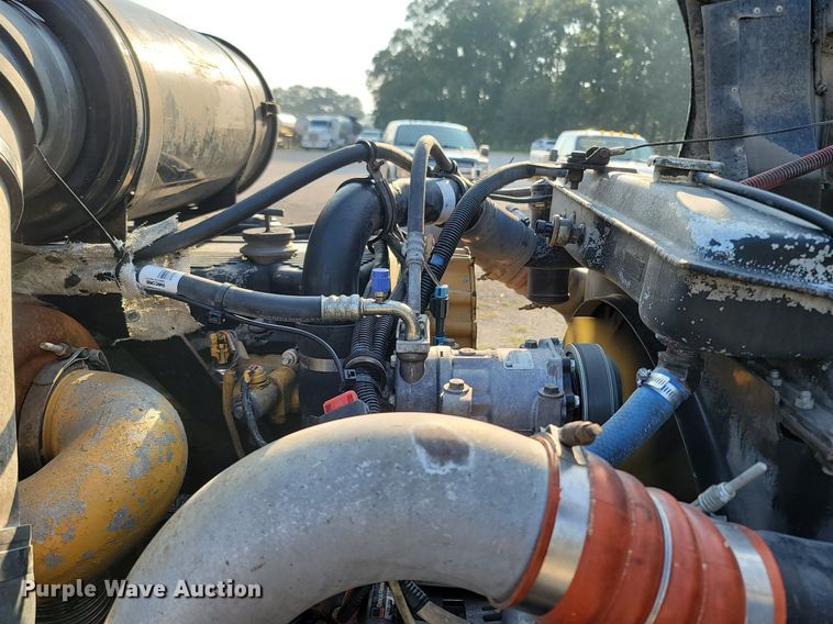 image for item OG9385 2005 Kenworth T600  semi truck