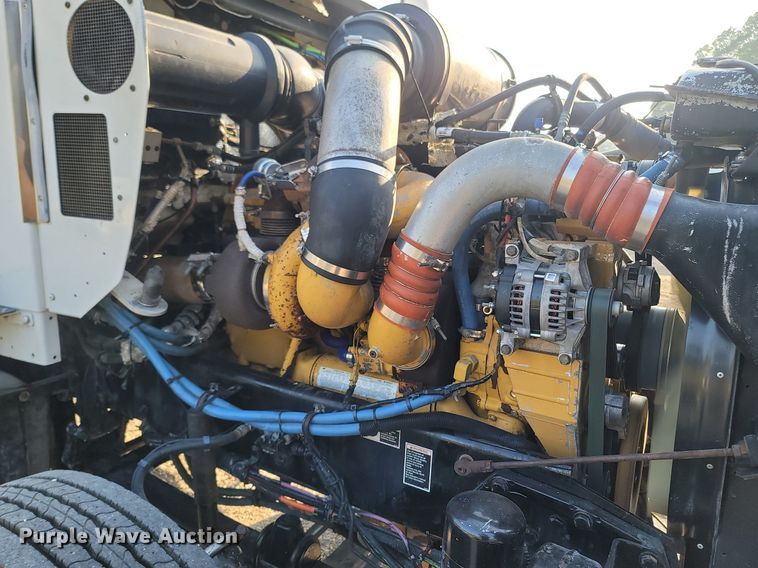 image for item OG9385 2005 Kenworth T600  semi truck