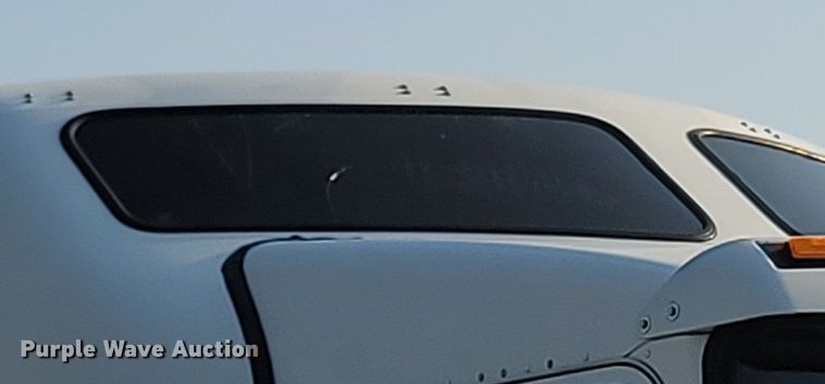 image for item OG9385 2005 Kenworth T600  semi truck