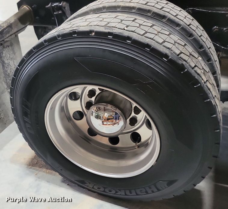 image for item OG9385 2005 Kenworth T600  semi truck