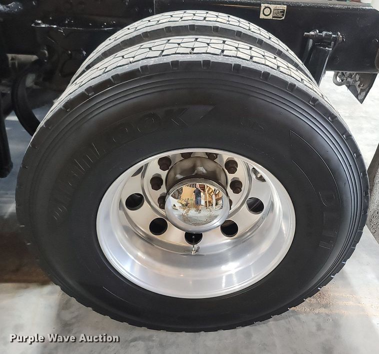 image for item OG9385 2005 Kenworth T600  semi truck