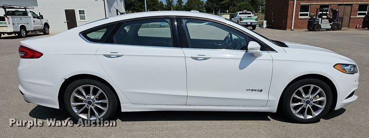 image for item DN8601 2017 Ford Fusion Hybrid SE 