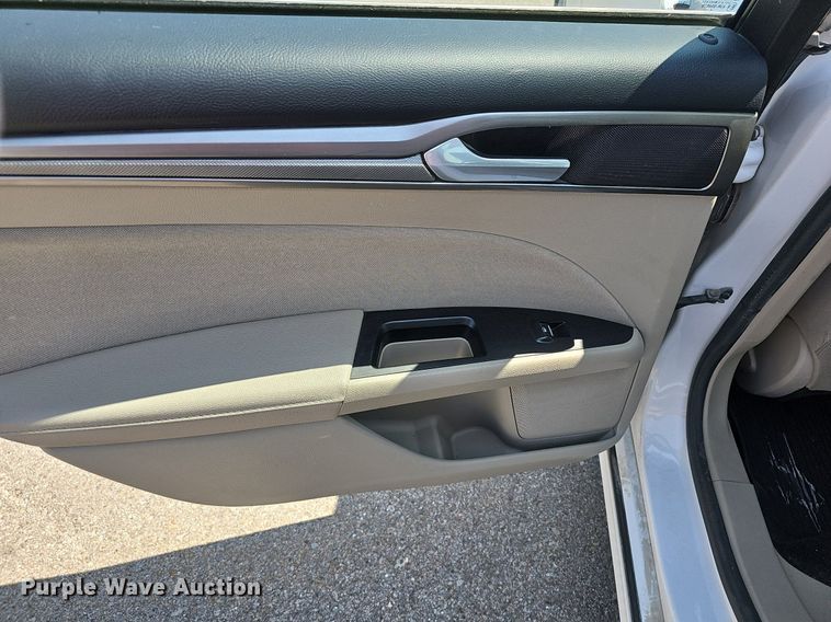 image for item DN8601 2017 Ford Fusion Hybrid SE 