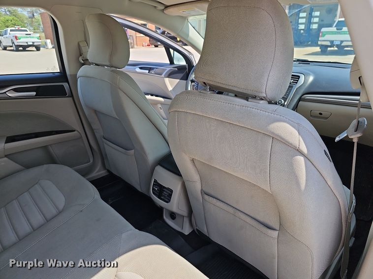 image for item DN8601 2017 Ford Fusion Hybrid SE 