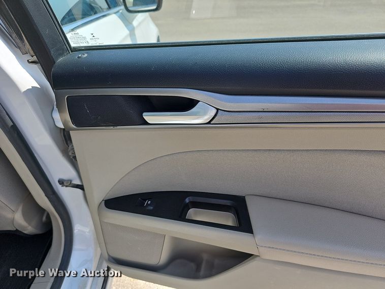 image for item DN8601 2017 Ford Fusion Hybrid SE 