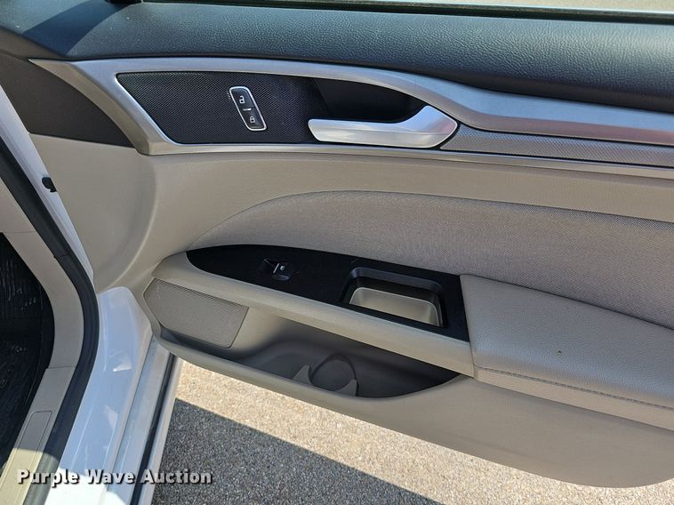 image for item DN8601 2017 Ford Fusion Hybrid SE 