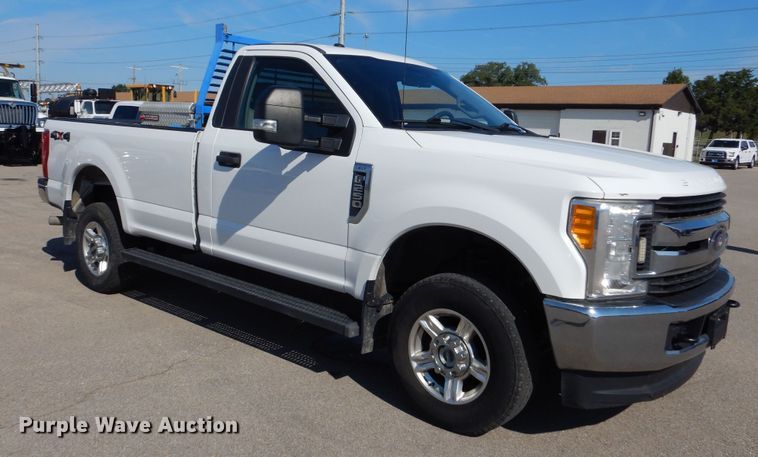 image for item DN8667 2017 Ford F250 Super Duty XLT pickup truck